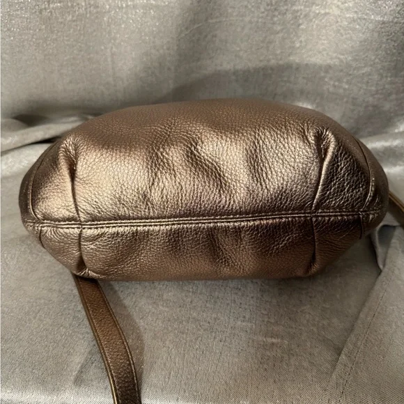 Michael Kors Womens 'Charm Tassel' Casual Leather Shoulder Bag Metallic - Picture 3 of 9